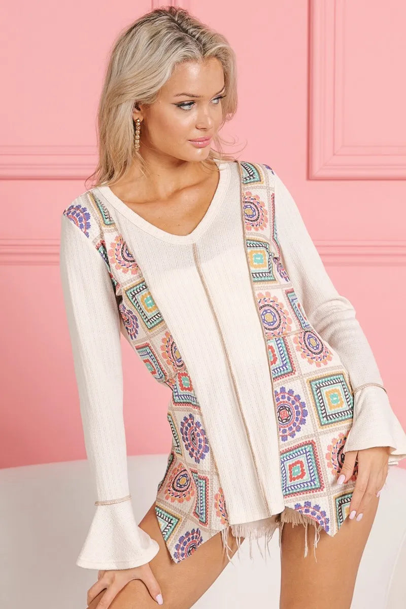 BiBi Granny Square Print Contrast Rib V-Neck Top Trendsi