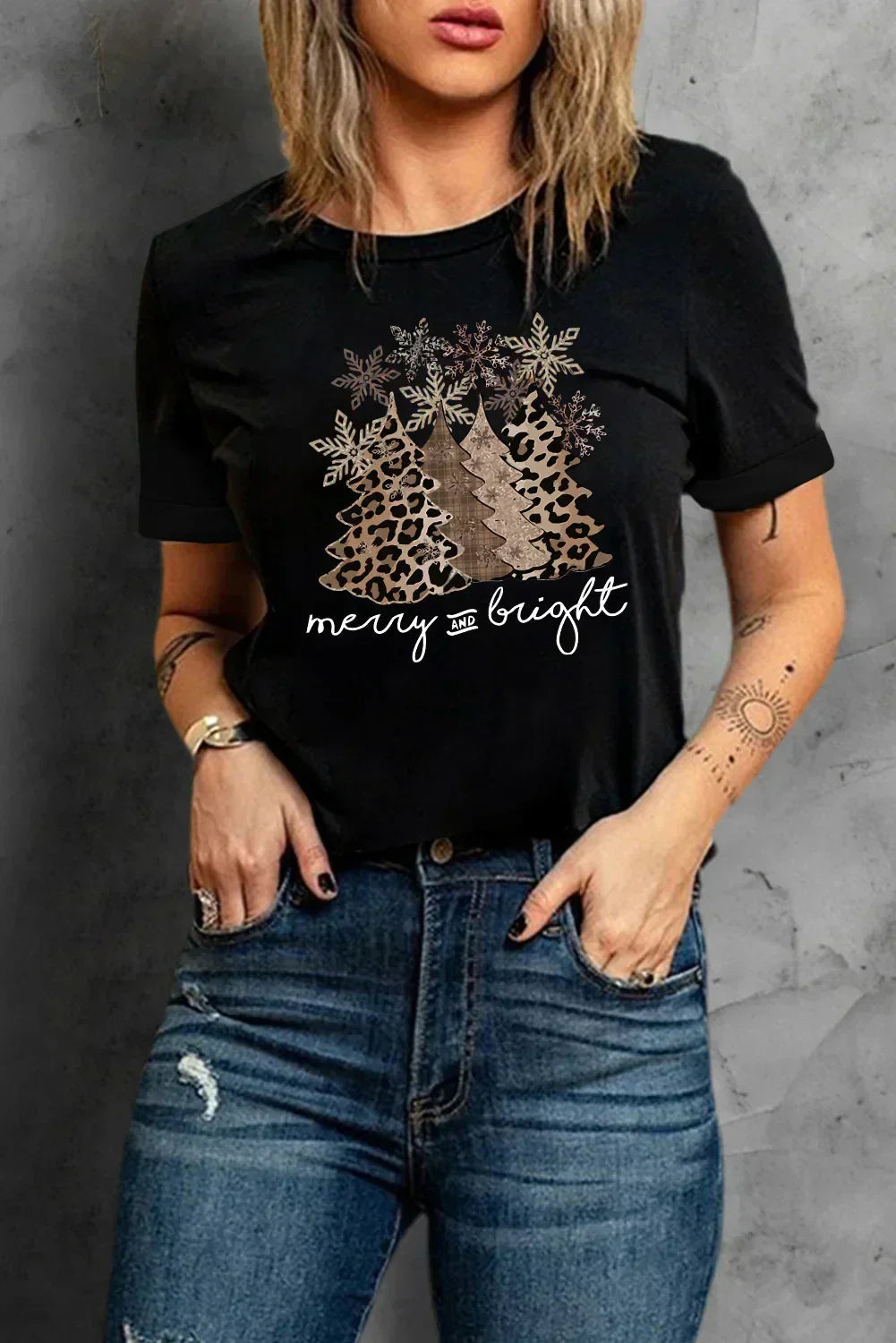 White Leopard Christmas Tree Graphic Tee – Festive & Fierce Crewneck DAME BOHEME