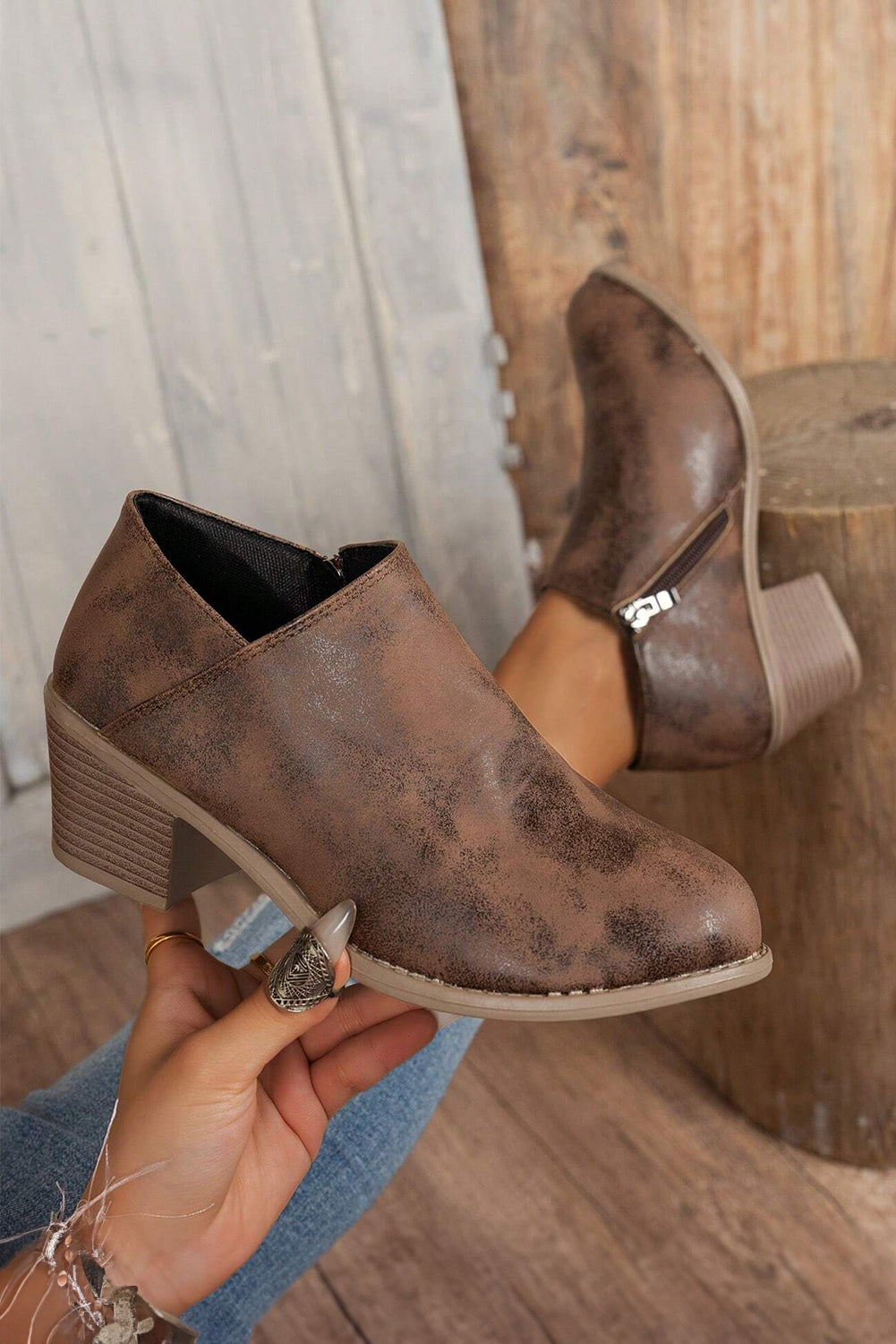 Tulip Opening Suede Ankle Boots DAME BOHEME