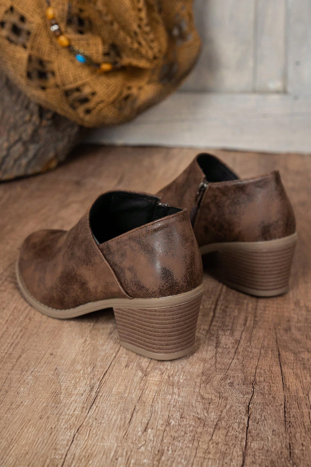 Tulip Opening Suede Ankle Boots DAME BOHEME