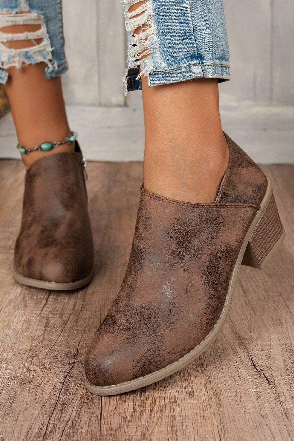 Tulip Opening Suede Ankle Boots DAME BOHEME