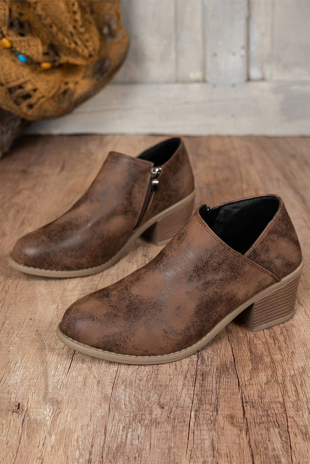 Tulip Opening Suede Ankle Boots DAME BOHEME