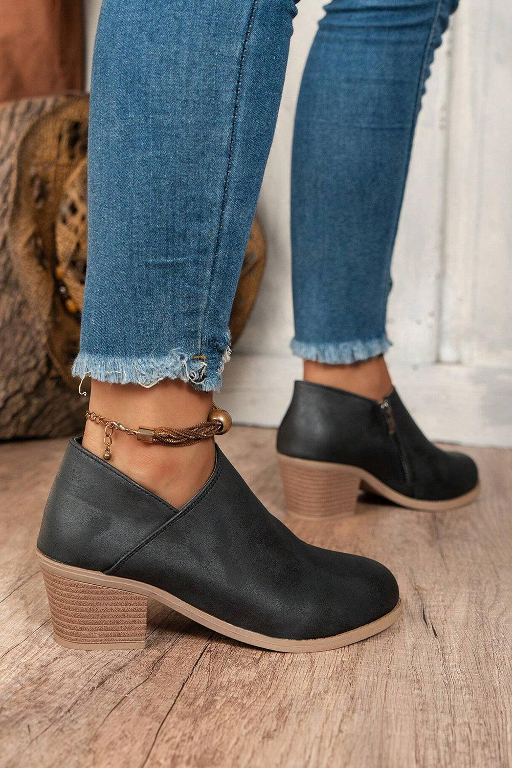 Tulip Opening Suede Ankle Boots DAME BOHEME