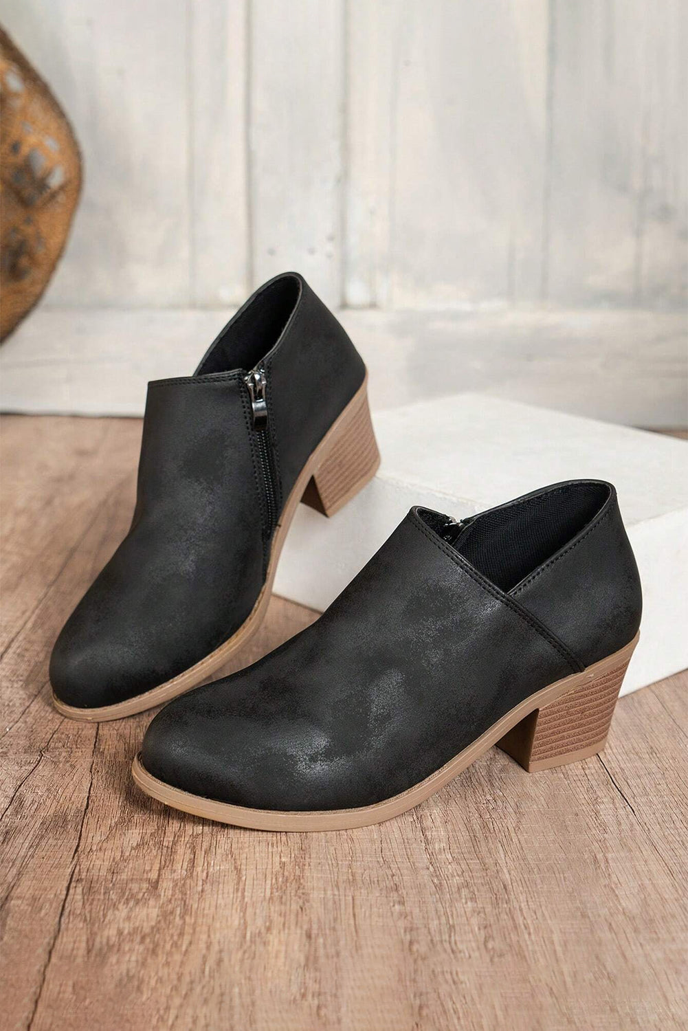 Tulip Opening Suede Ankle Boots DAME BOHEME
