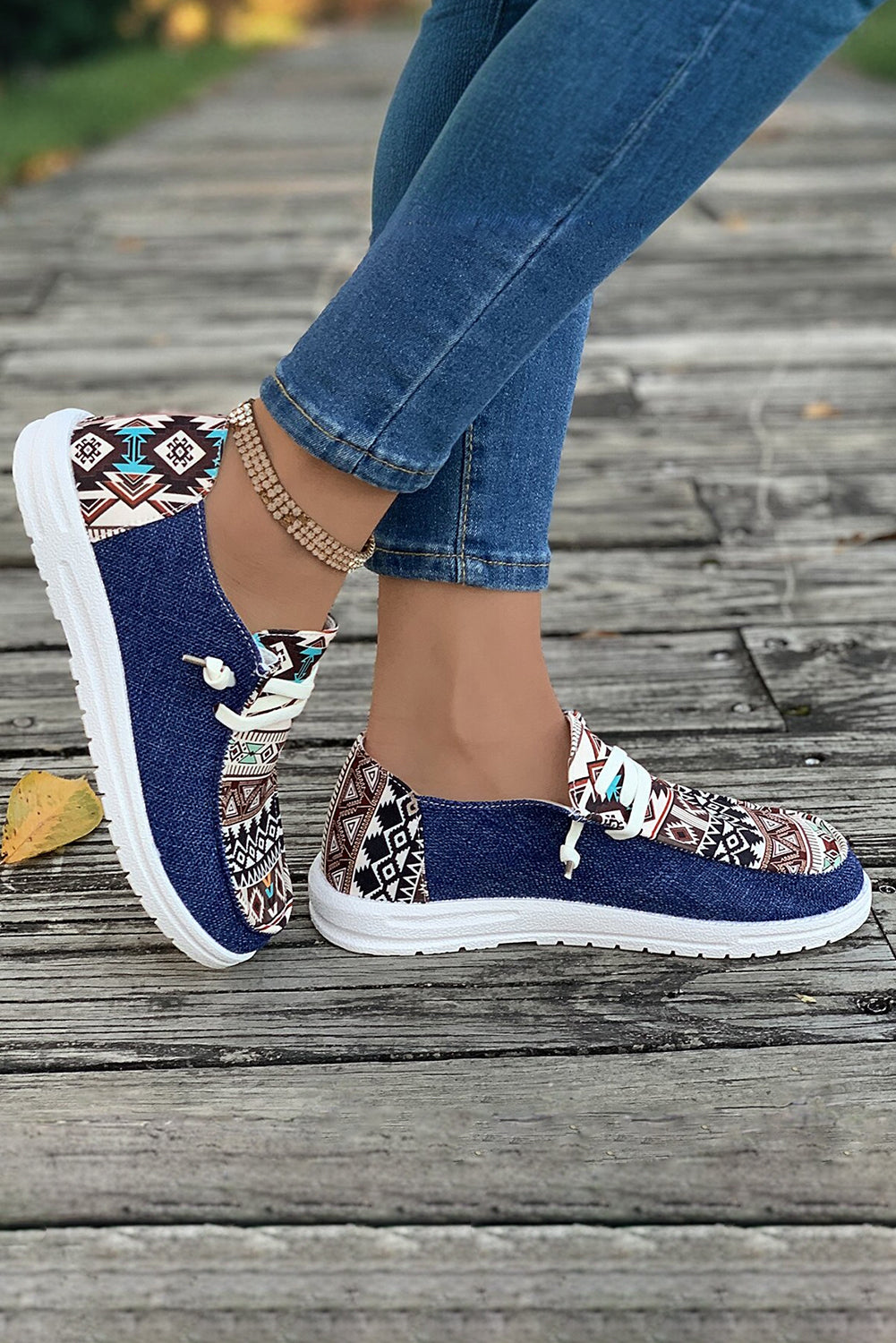 Bailee Vintage Aztec Lace-up Flat Shoes DAME BOHEME