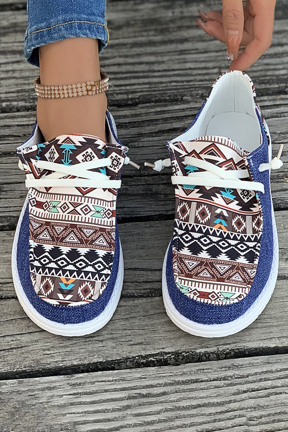 Bailee Vintage Aztec Lace-up Flat Shoes DAME BOHEME
