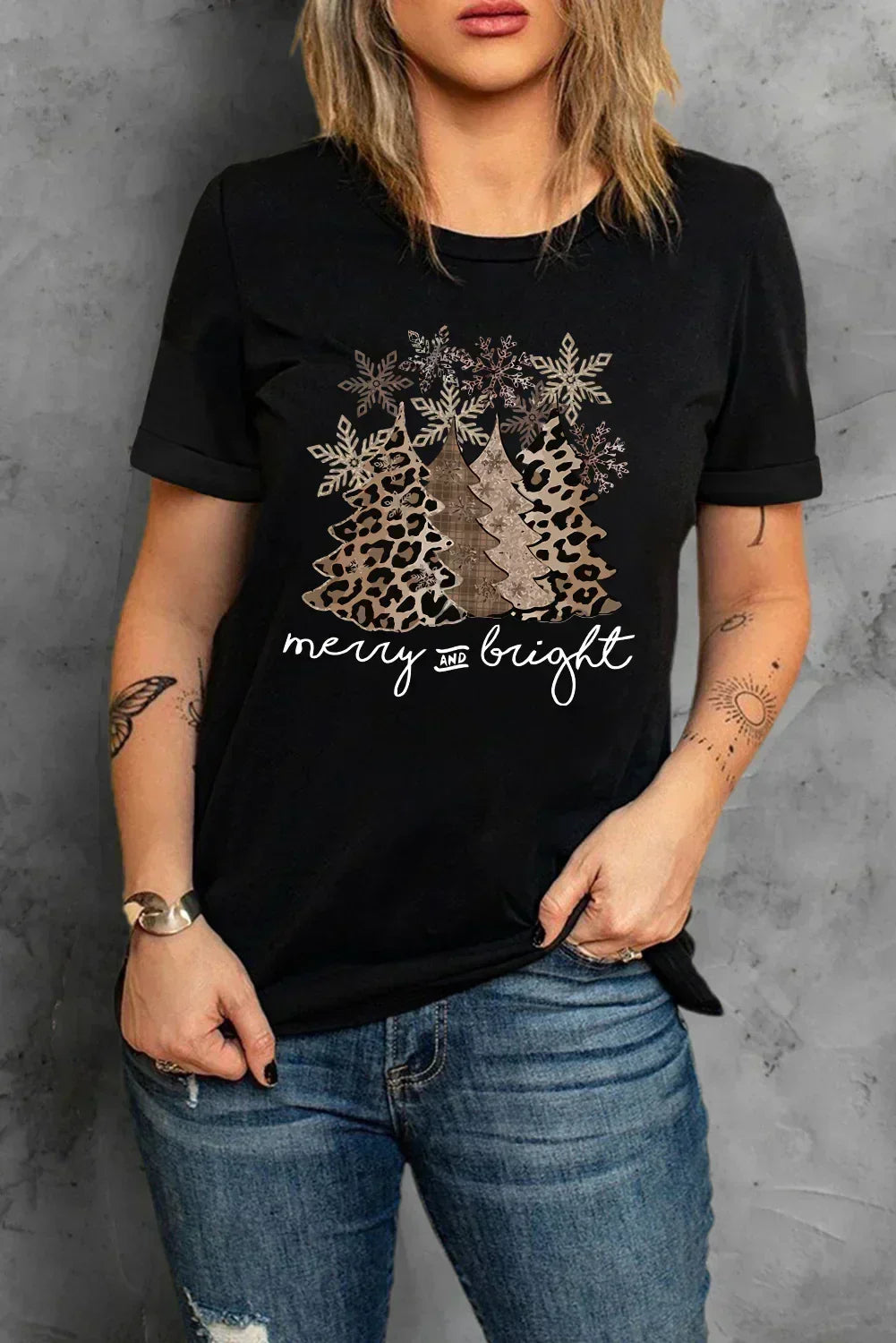 White Leopard Christmas Tree Graphic Tee – Festive & Fierce Crewneck DAME BOHEME