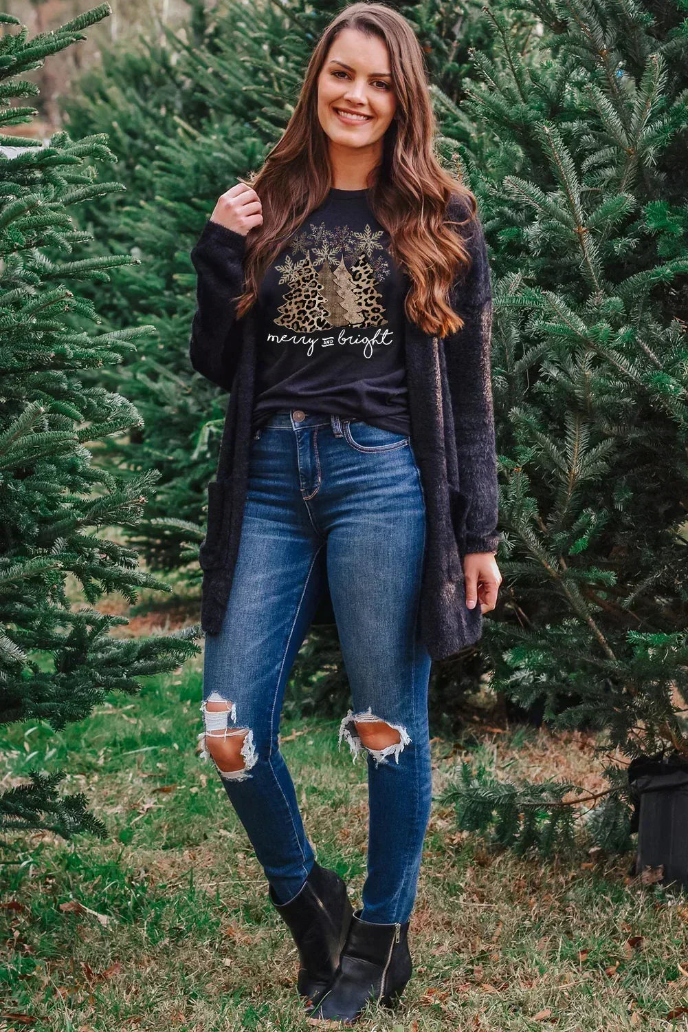 White Leopard Christmas Tree Graphic Tee – Festive & Fierce Crewneck DAME BOHEME