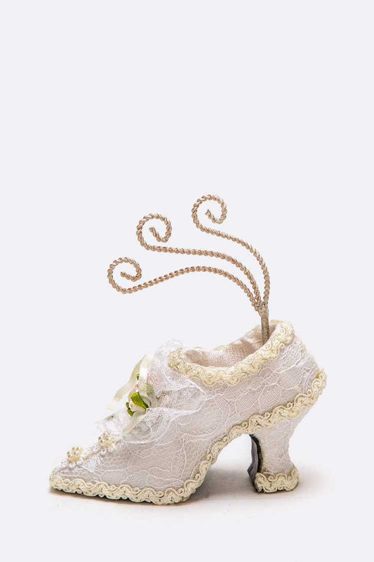 Laced Shoe Jewelry Display Fixture  DAME BOHEME