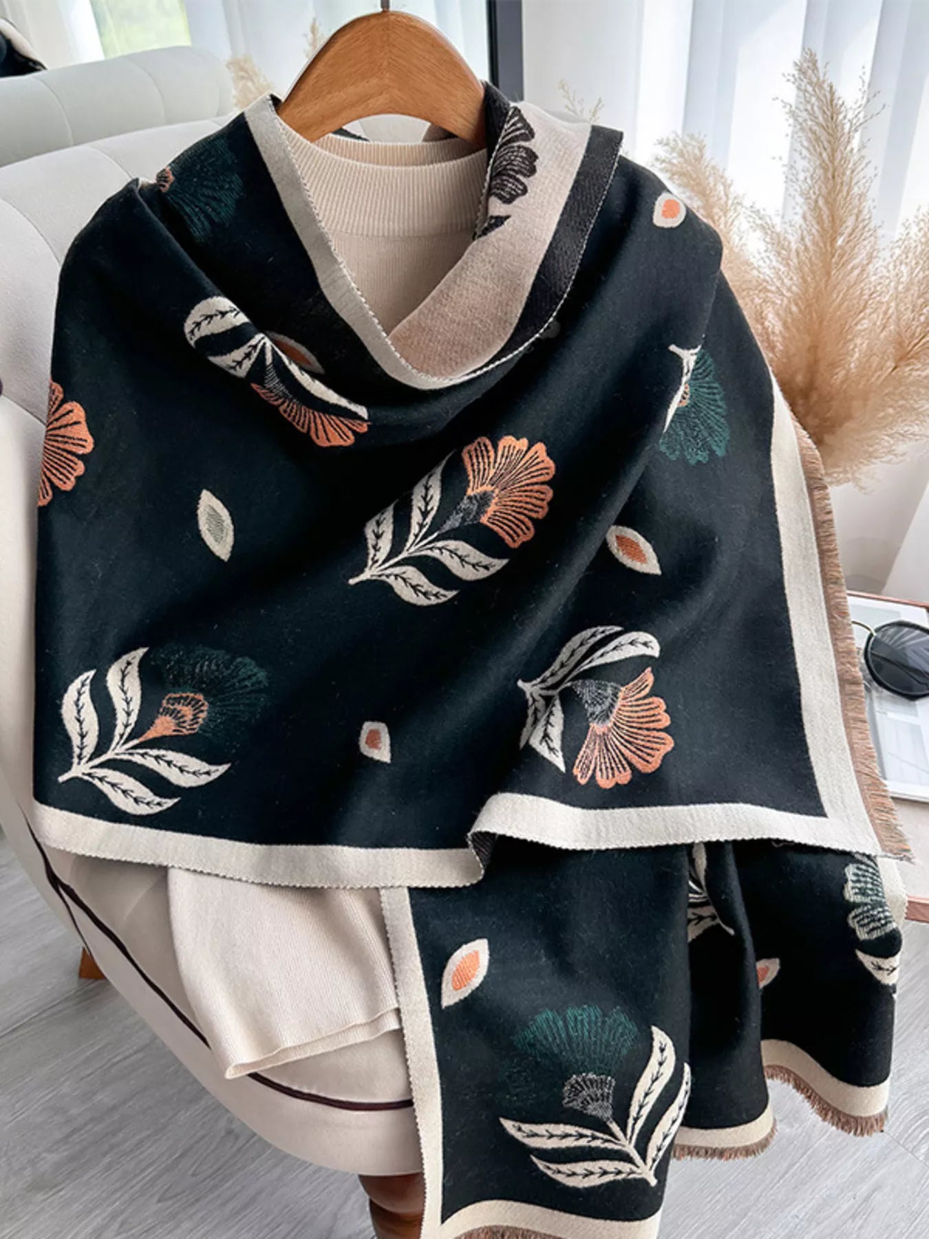 Printed Raw Hem Shawl  DAME BOHEME