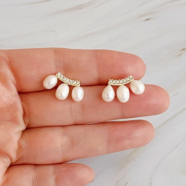 My Beauty Secret - Gold Pearls Stud Earrings