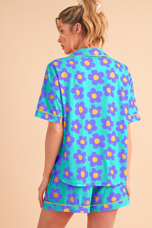 Flower Pattern Collar Top and Shorts 2-piece Pajamas Set SHEWIN INC.