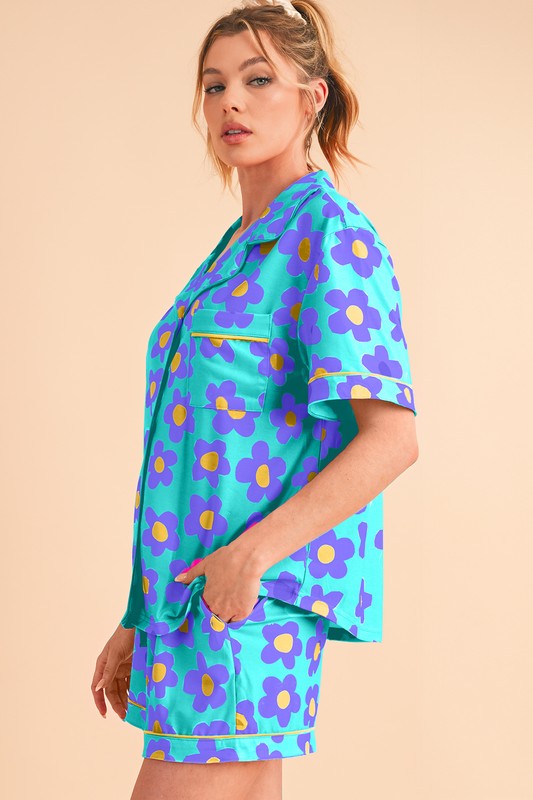 Flower Pattern Collar Top and Shorts 2-piece Pajamas Set SHEWIN INC.