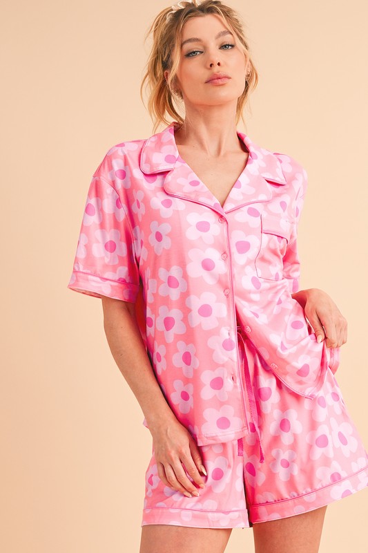 Flower Pattern Collar Top and Shorts 2-piece Pajamas Set SHEWIN INC.
