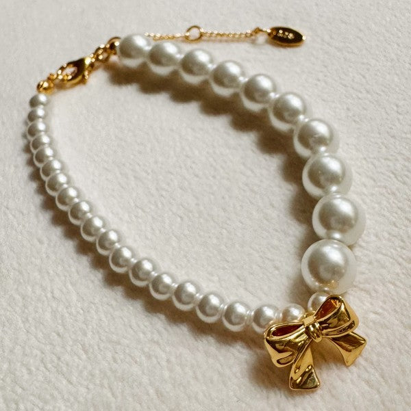 Dangle Bow Charm White Pearls Bracelet - 18k Gold Plated