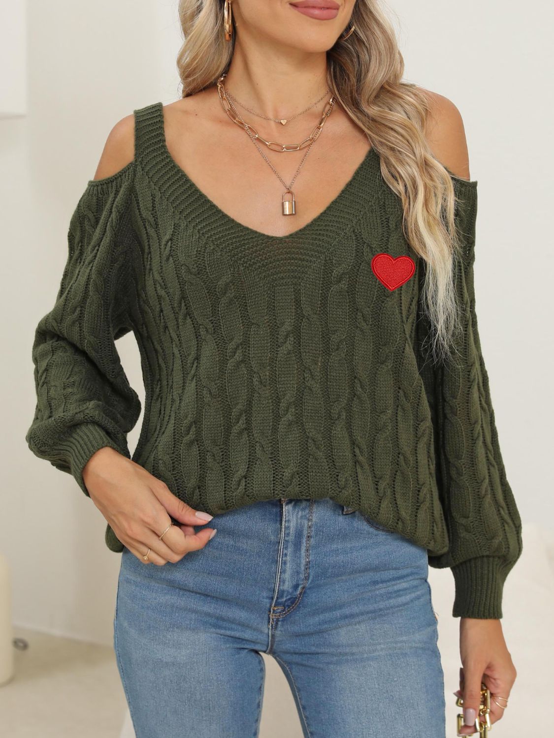 Cable-Knit Heart V-Neck Sweater  DAME BOHEME