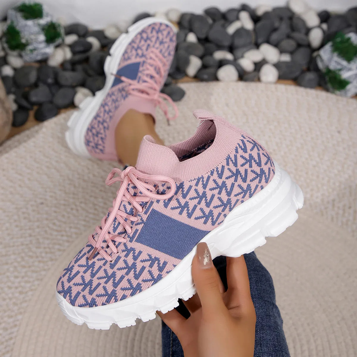 Round Toe Lace Up Sneakers  DAME BOHEME