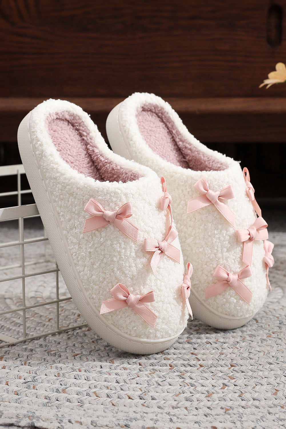 White Ribbed Bow Decor Plush House Slipper  DAME BOHEME