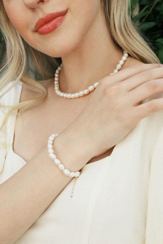 Mid-Size Natural Pearl Bracelet and Necklace Set