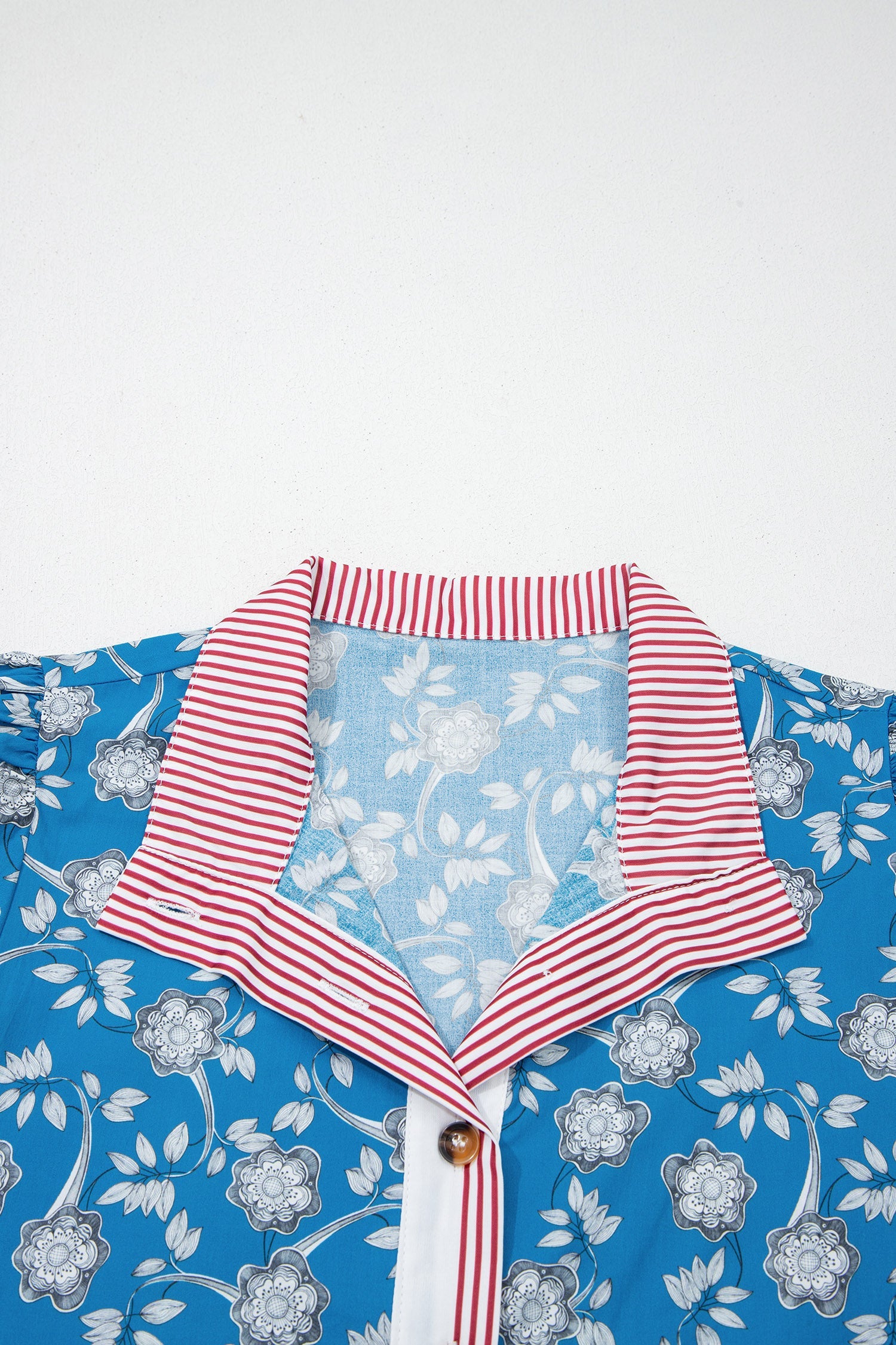 Blue Retro Floral Print Striped Trim Button Neck Short Sleeve Blouse  DAME BOHEME