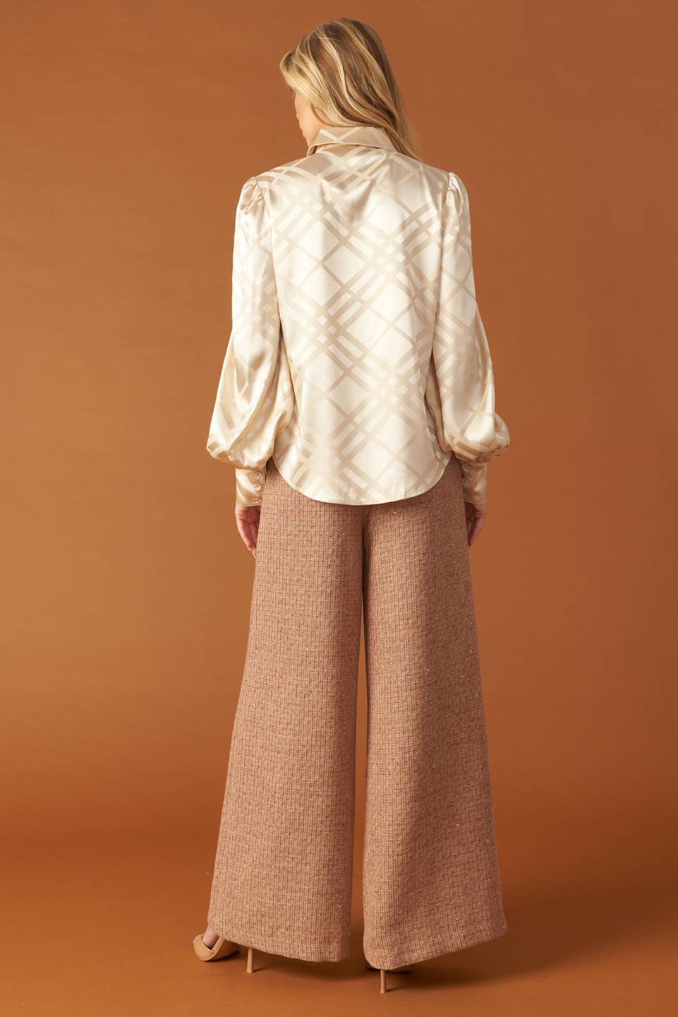 THE ART OF BALANCE WOVEN SATIN TOP  DAME BOHEME