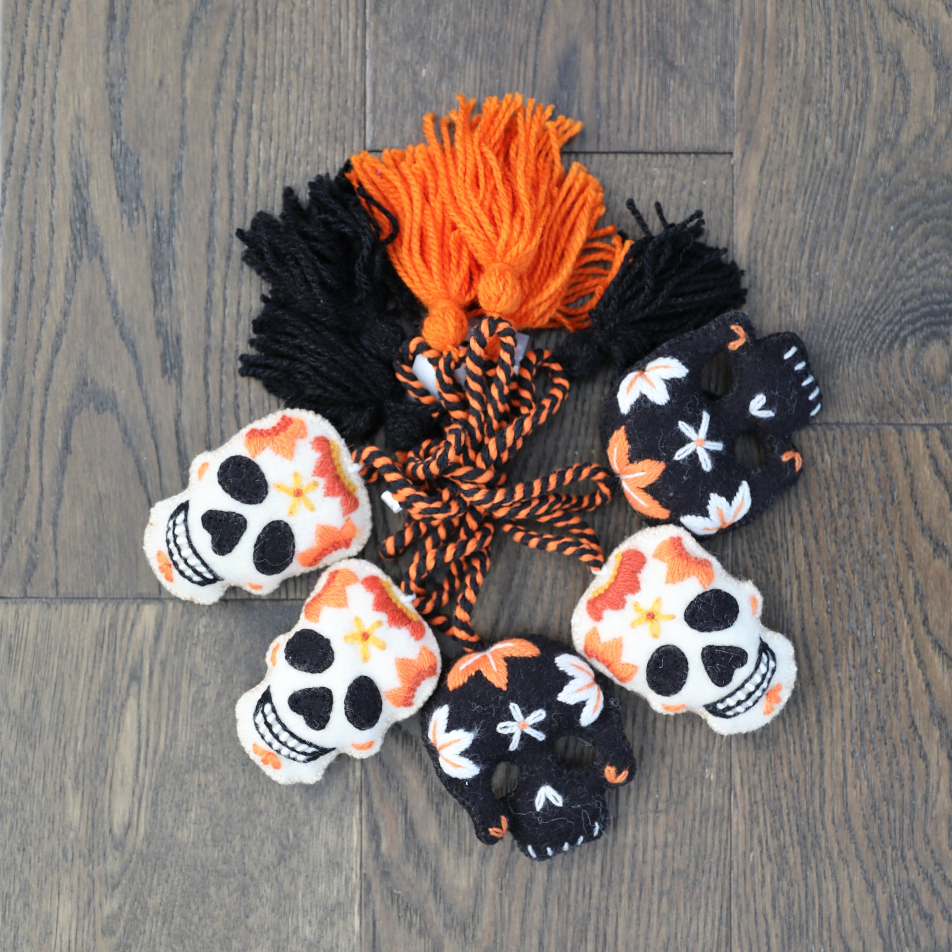 Skull Halloween Garland  DAME BOHEME