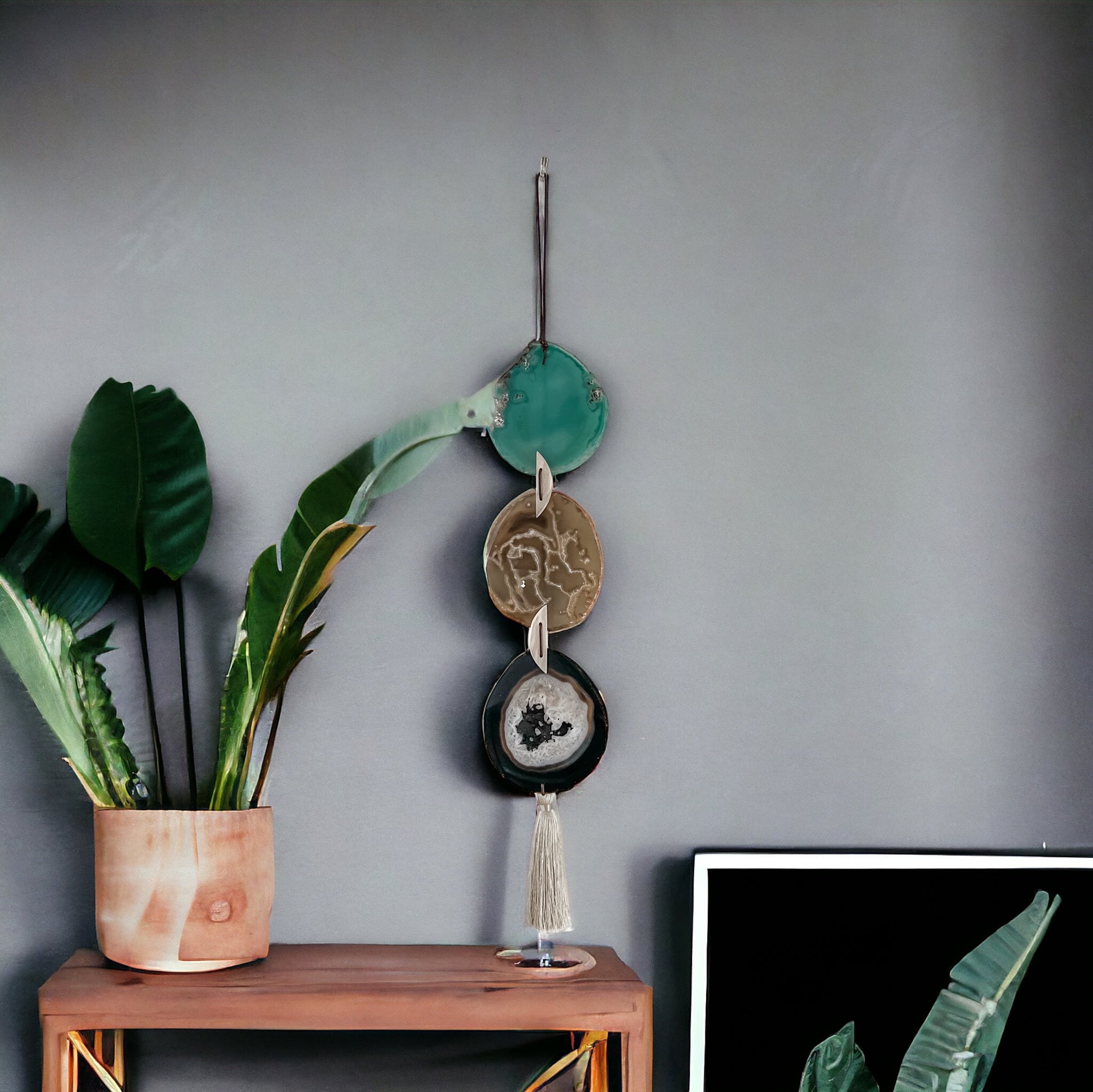 Juniper Agate Garland Wall Hanging  DAME BOHEME