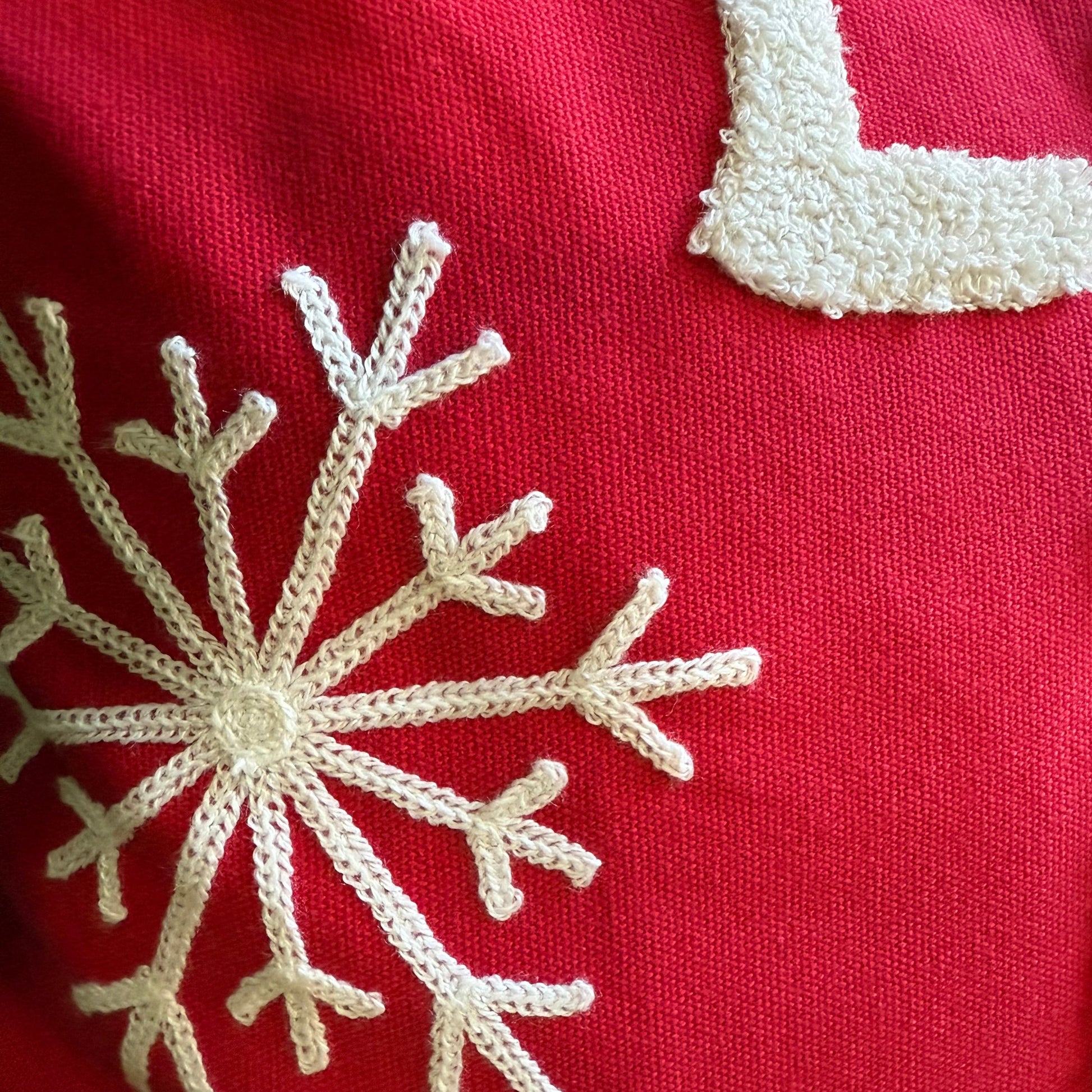 Red and White “Let it Snow” Embroidered Pillow Cover  DAME BOHEME