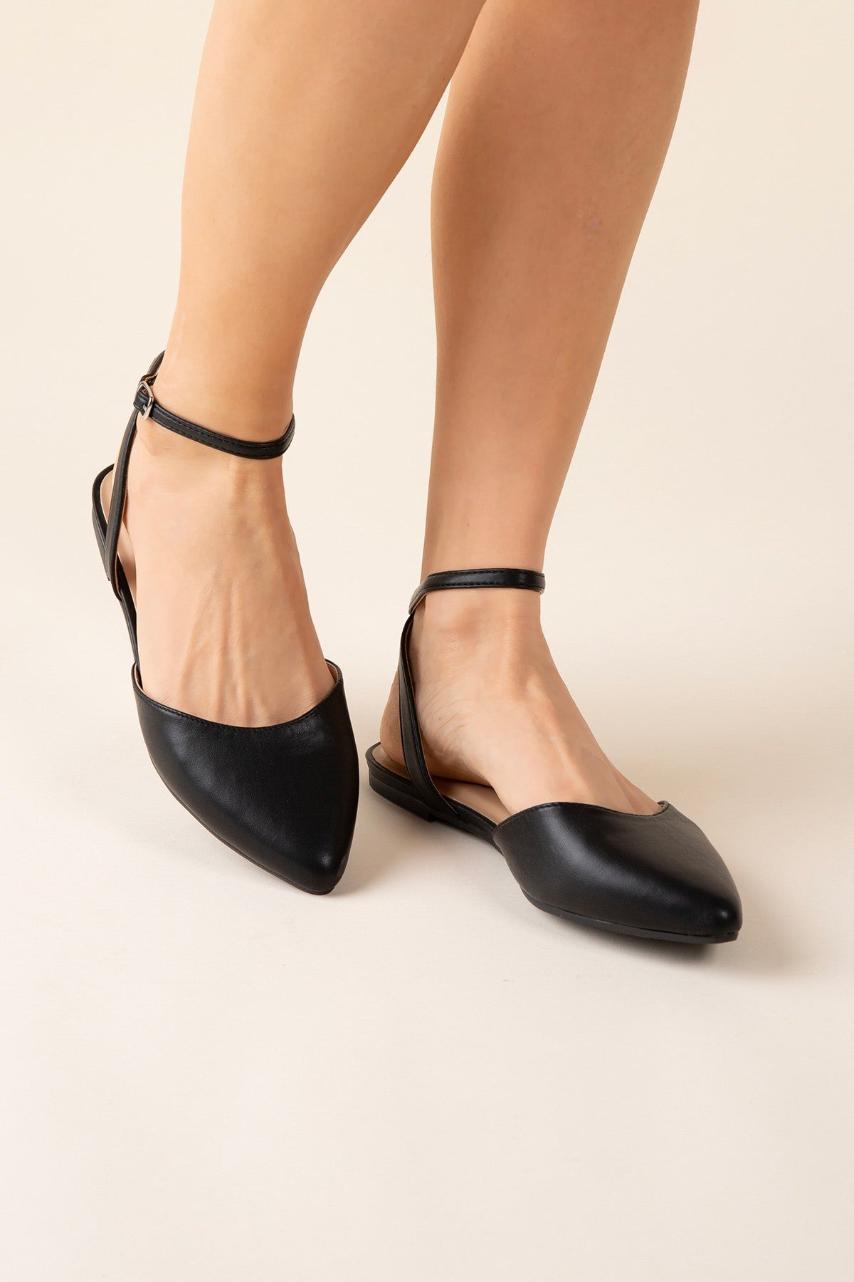 LINDEN-S Ankle Strap Tapered Toe Flats