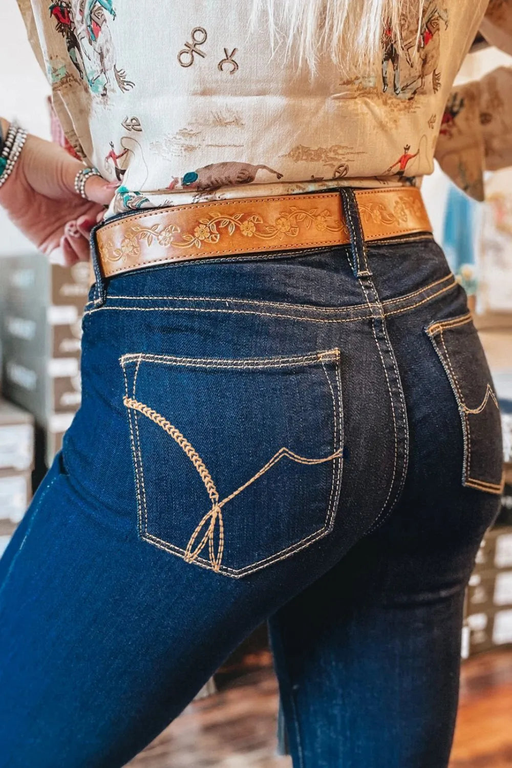 Center Seam Deep Wash Straight Jeans  DAME BOHEME