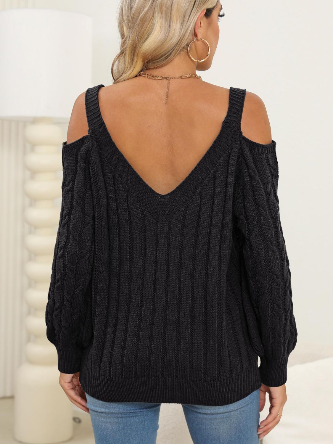 Cable-Knit Heart V-Neck Sweater  DAME BOHEME