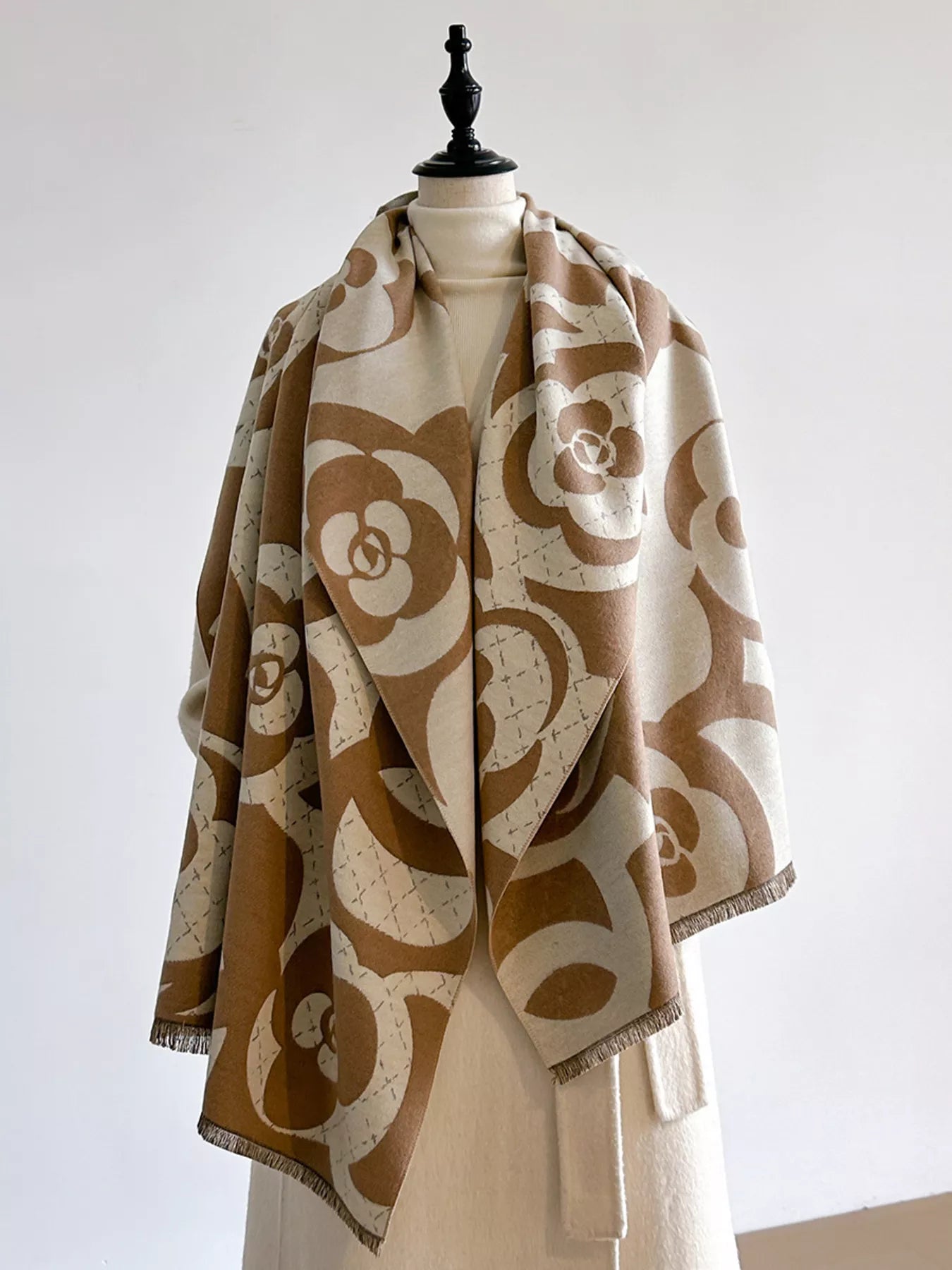 Floral Patterned Warm Scarf  DAME BOHEME