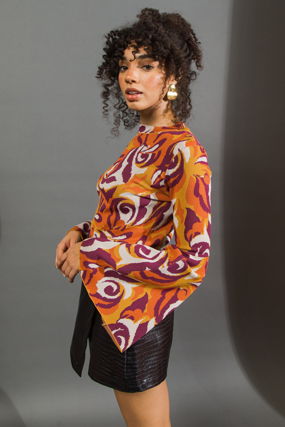 HER FAVORITE FEATURES SWEATER TOP  DAME BOHEME