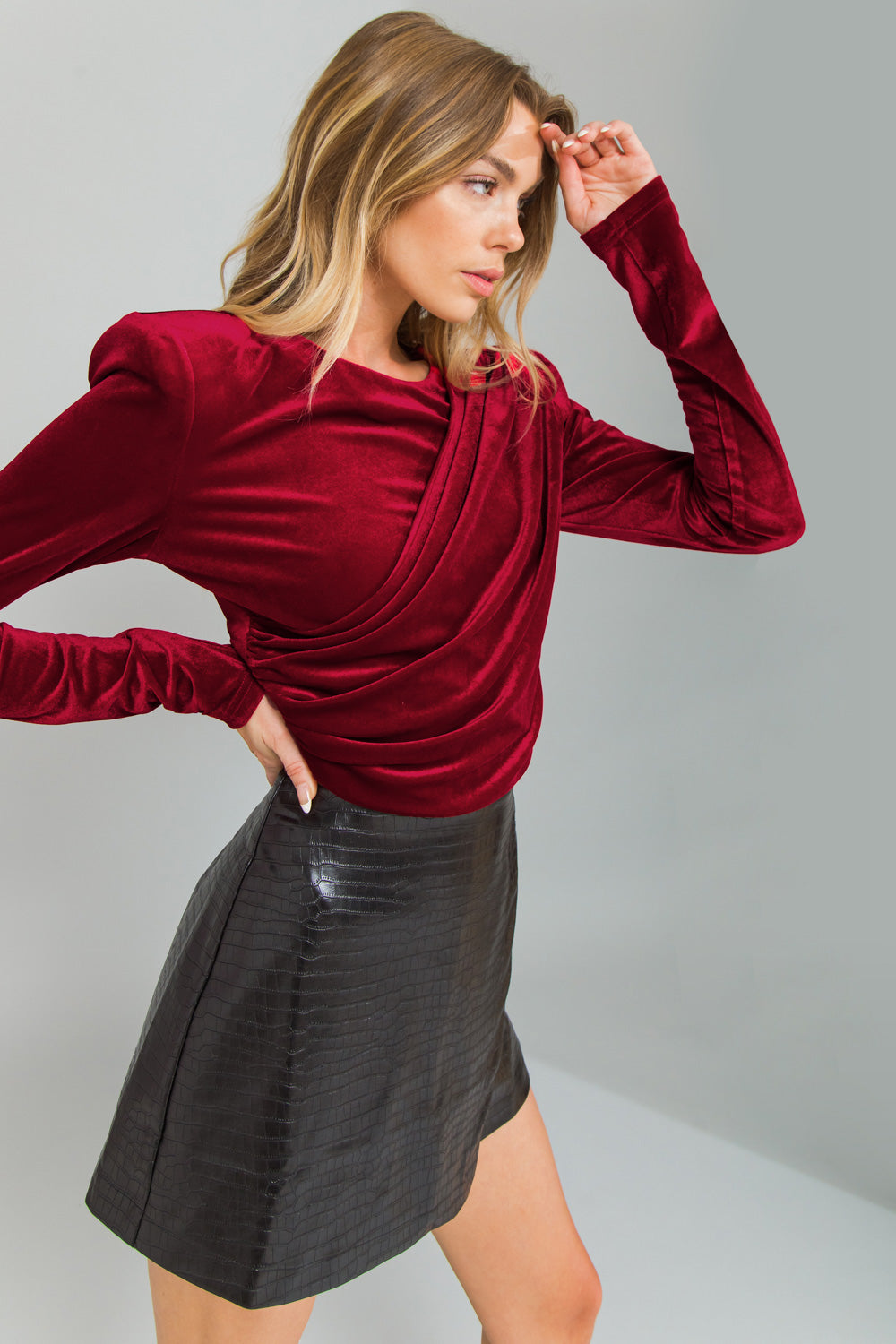 CONTINUE THIS JOURNEY VELVET CROP TOP  DAME BOHEME